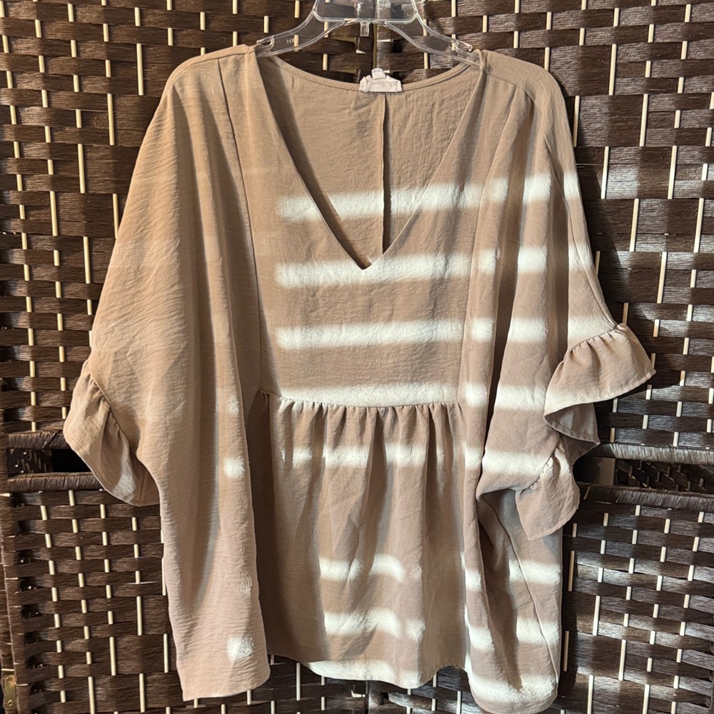 ANDREE BY UNIT Taupe Ruffle Sleeve Top